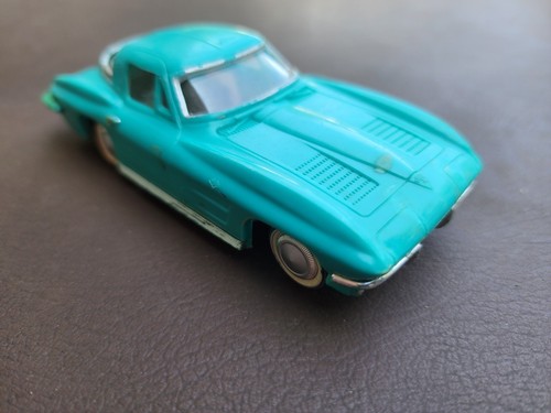 1964 Ideal Motorific Corvette Sting Ray slot car body & chassis (NO Motor) 1/43