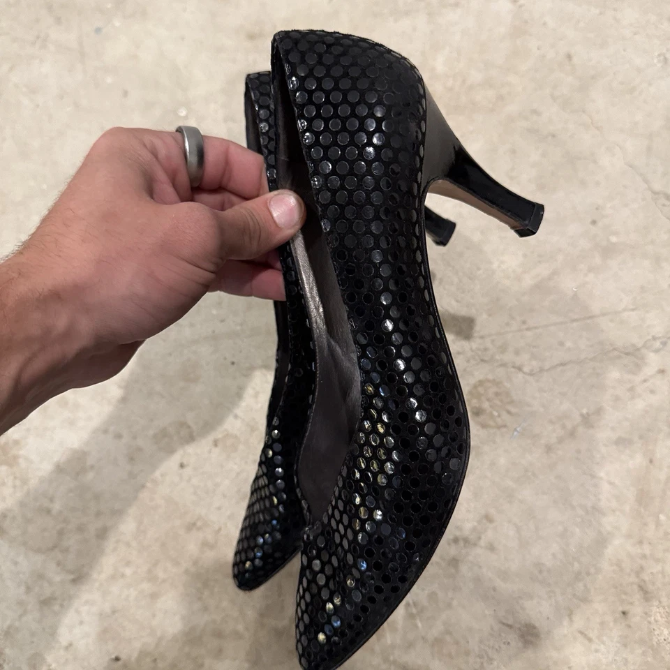 Zapatos de tacón de aguja vintage para mujer Versani de cuero negro plisado 8,5 B Foto 4 de 4