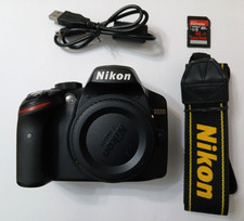 Nikon D3200 24,2 MP DSLR fotocamera basso numero di otturatori 32 GB cinghia scheda SD e cavo USB