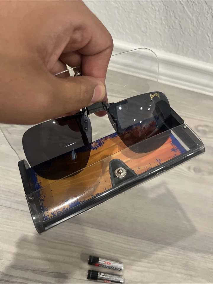 Gafas de sol Strike King polarizadas con clip abatibles con estuche nuevas caja abierta Foto 3 de 4