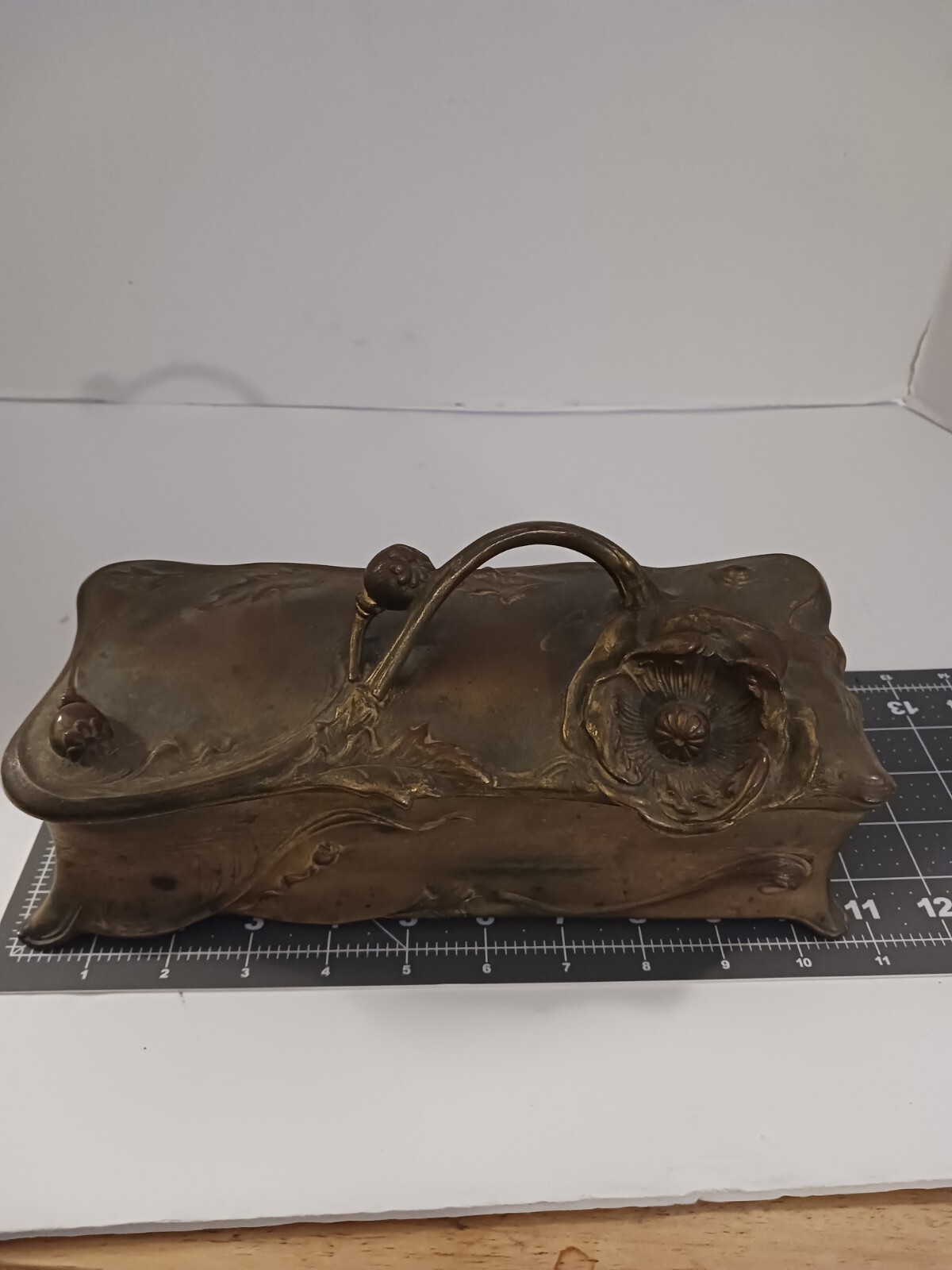 ANTIQUE BRONZE JEWELRY BOX Trademark J.B. Signifies The BesT 50 SILK