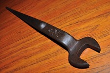 Klein 3211-H Spud Wrench 1-1/16 Nominal Opening for Heavy Nut Made in USA