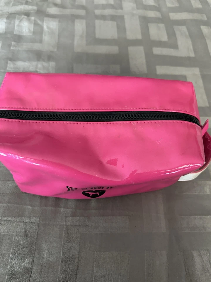 Victoria's Secret ROSA Maquillaje Cosméticos Bolsa Estuche Rosa Vinilo Artículos de Aseo Viaje Cremallera Foto 3 de 4