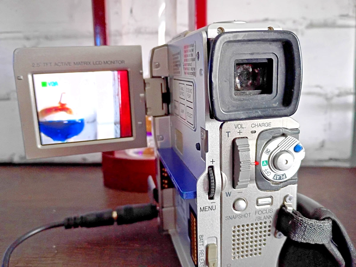 Camcorder / caméscope MiniDV JVC GR-DVL33SH (Gebraucht) in Collonges