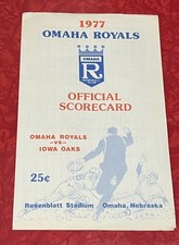 1977 OMAHA ROYALS  IOWA OAKS OFFICIAL SCORECARD w/ PHOTOS CLINT HURDLE AUTOGRAPH