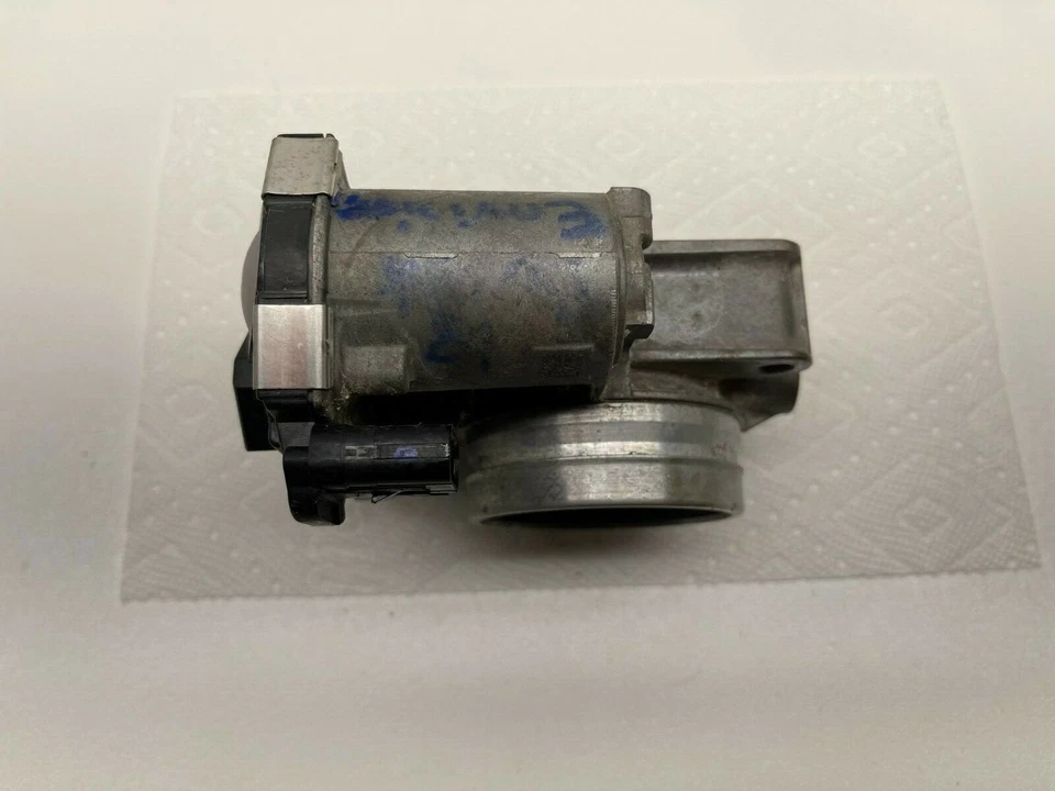 12670837AA 2016 2017 2018-19 Chevrolet Camaro Malibu Traverse 2.0 carrocería del acelerador Foto 3 de 4