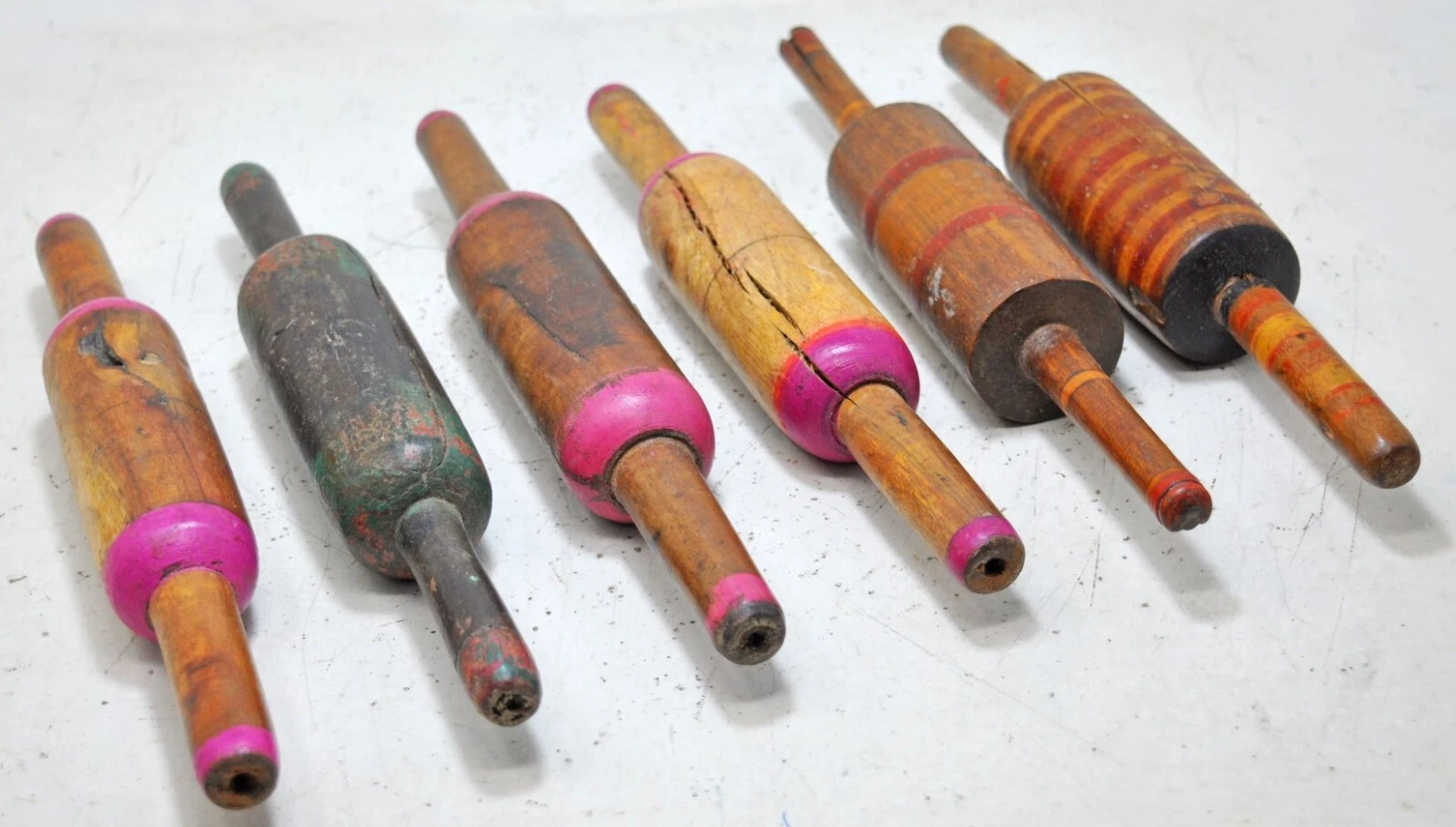 Lot of 6 Antique Wooden Chapati Bread Rolling Pins Belan Original Lacquer Painte
Opens in a new wind