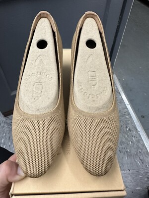 New VIVAIA WOMEN S TAMIA WEDGE Nutmeg  SIZE US 7/M