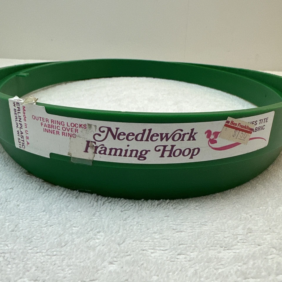 Marco bordado aro marco de costura ovalado VERDE hecho en EE. UU. 13 X 10 pulgadas Foto 3 de 4