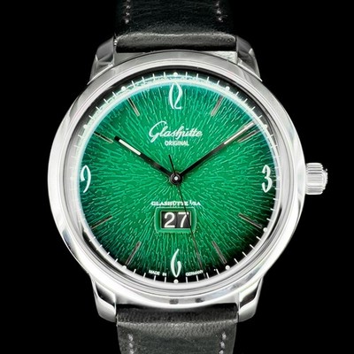 Glashütte Original Sixties Panorama Date 2-39-47-04-02-04 Green Dial - Full Set