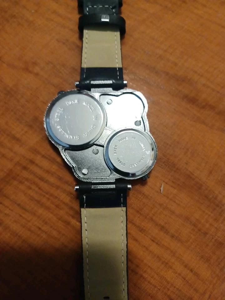 Reloj Pulsera Hombre Oulm Diseño Único Foto 2 de 4