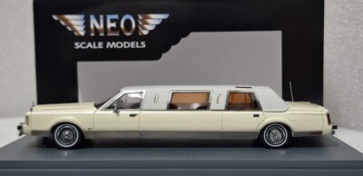 Ford Love Limousine ミニカー Lincoln Town Car Formal Limousine Stretch 1985 Ivory/ White 1:43