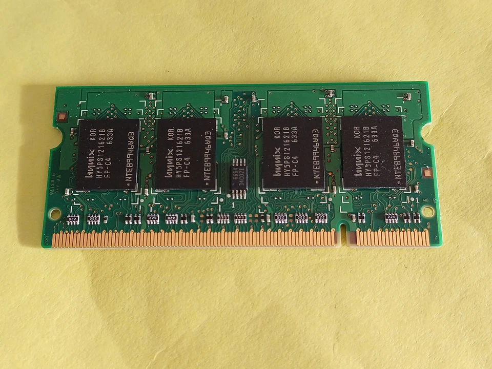 Hynix 1GB PC2-4200S 444 12 SoDimm Laptop Memory Kit for Notebook Laptops - Image 2 of 3