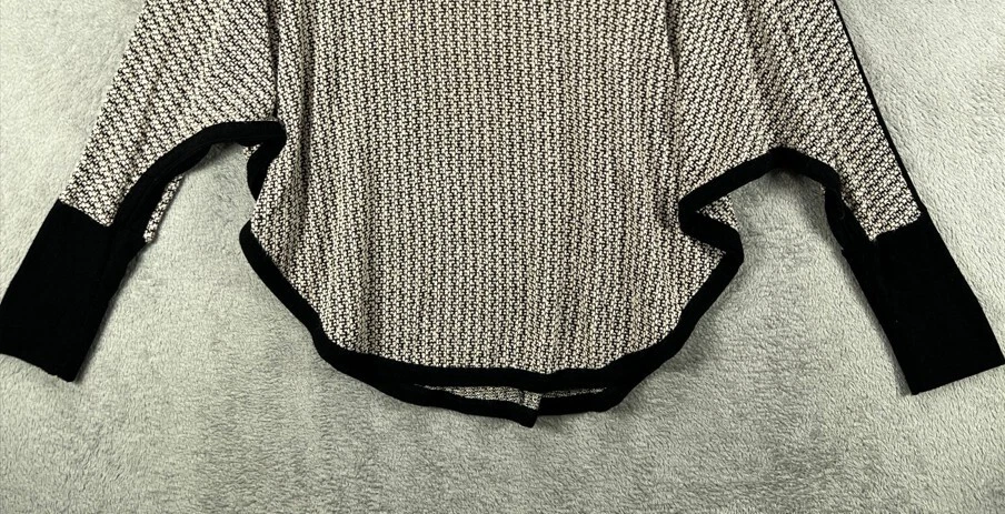 Suéteres femininos VOCAL bege grande acabamento preto gola V manga longa Dolman - Imagem 4 de 4