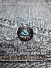 Official RED HOT CHILI PEPPERS Pin Badge Button (25mm) Rock Band Merchandise