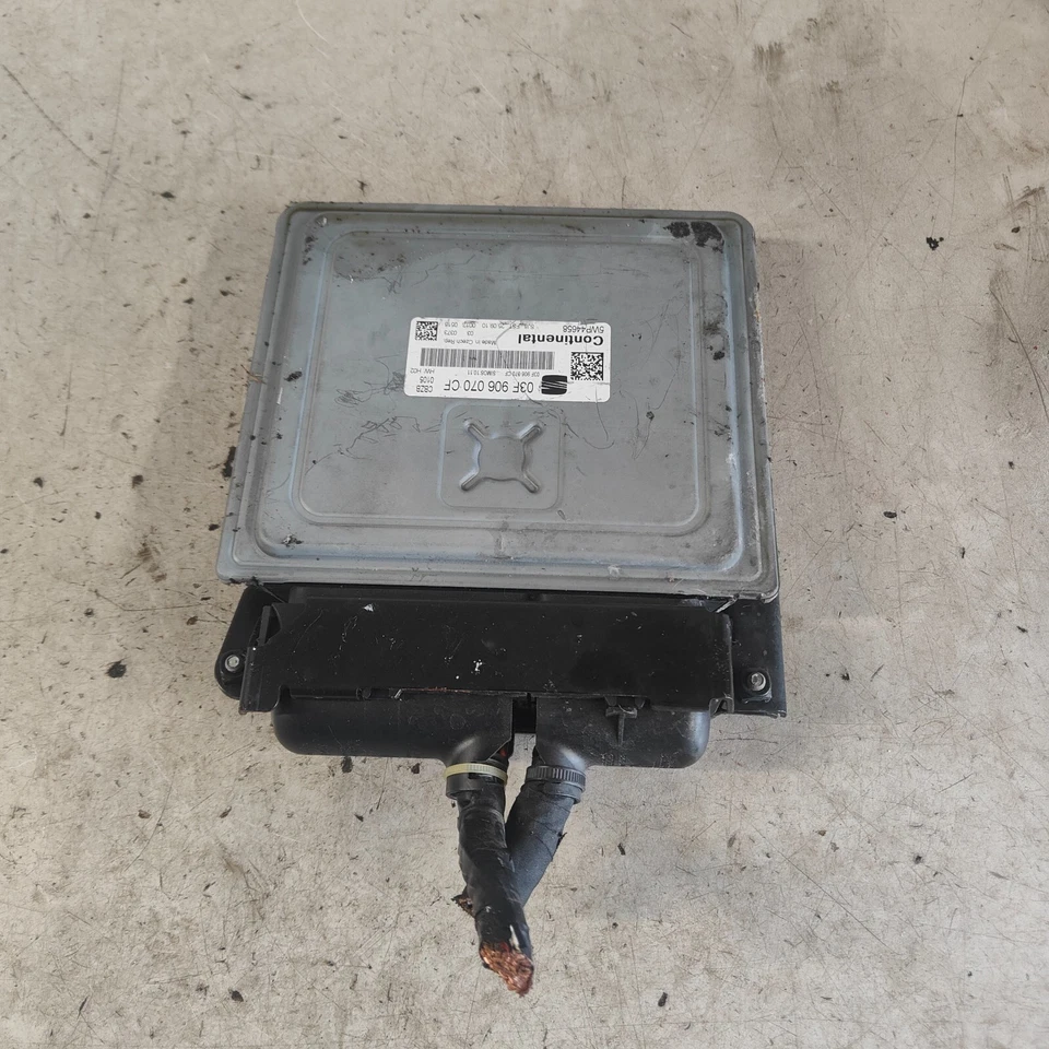 Seat Leon 2012 hatchback 1,6 TDi unidad de control del motor ecu 03F906070CF Foto 2 de 4