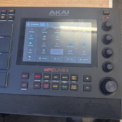 Akai Professional MPC Live II (ohne Adapter) Beschreibung lesen