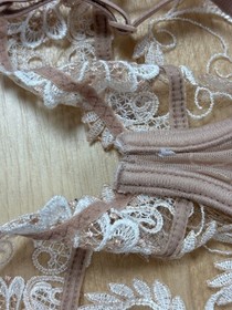 Lise Charmel, 34D Bra Ref: Dressing Floral, Swarovski - Nude & White colour