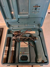 MAKITA 6095D Cordless Drill With Case, 2 Batteries & Charger Tested and works 