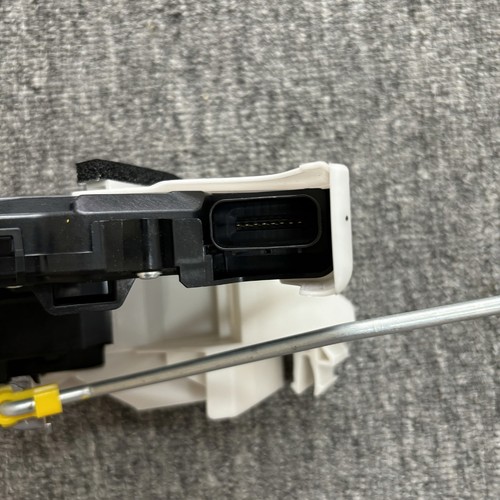 OEM 81410-S1010 Rear/Left Door Lock Latch Actuator for Hyundai SantaFe 2019~2021 - Picture 3 of 6