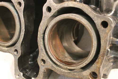 1985 Honda Magna 700 VF700C UPPER ENGINE MOTOR CRANKCASE CRANK CASE BLOCK VF 85 - Picture 9 of 12