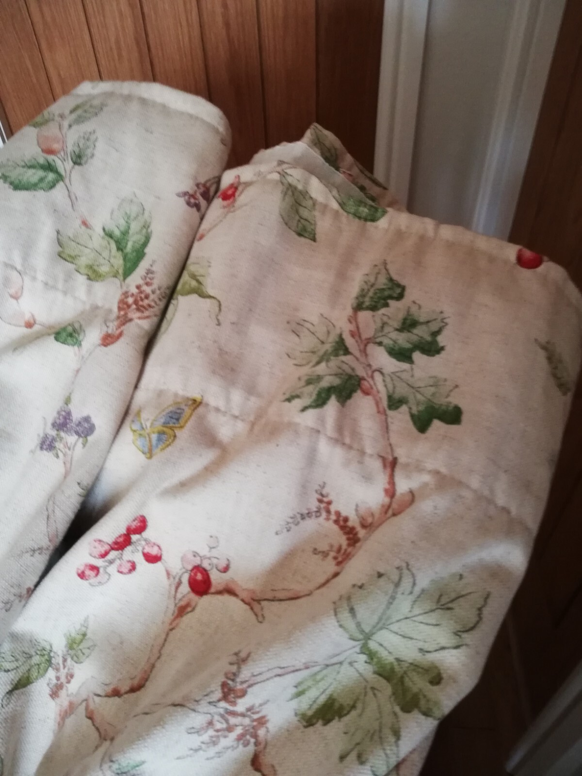 Dorma Woodland Birds & Robin Full Length Curtains 225 X 208 cm 88" x 82