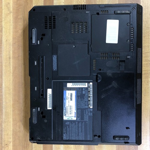 IBM ThinkPad Retro Gaming Laptop Pentium M 1.30GHz 1GB RAM (Windows XP Pro) - Picture 11 of 11