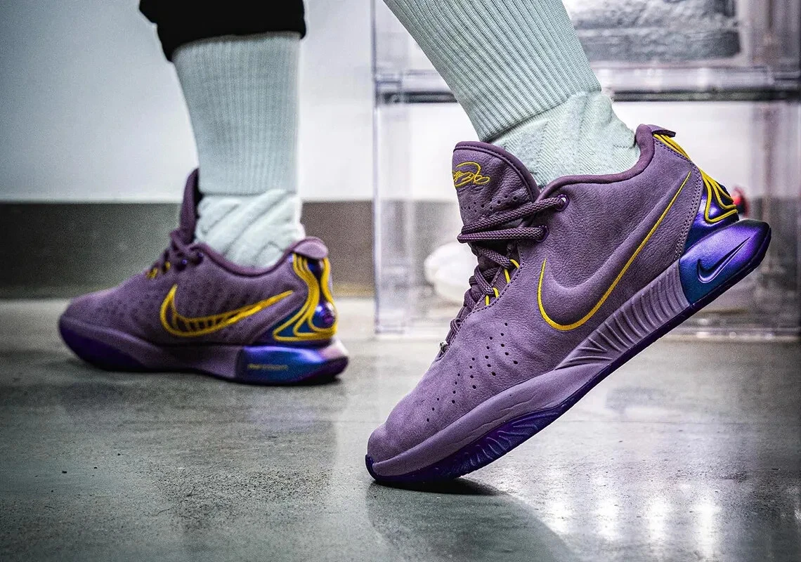 Chaussure top nike violet