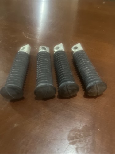 Four (4) 88-23 Genuine Harley-Davidson Black Rubber Foot Pegs - Picture 5 of 9