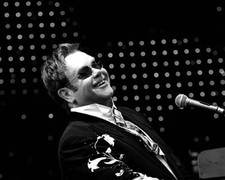 Elton John Smiling On Stage 4x6 Picture Celebrity Print