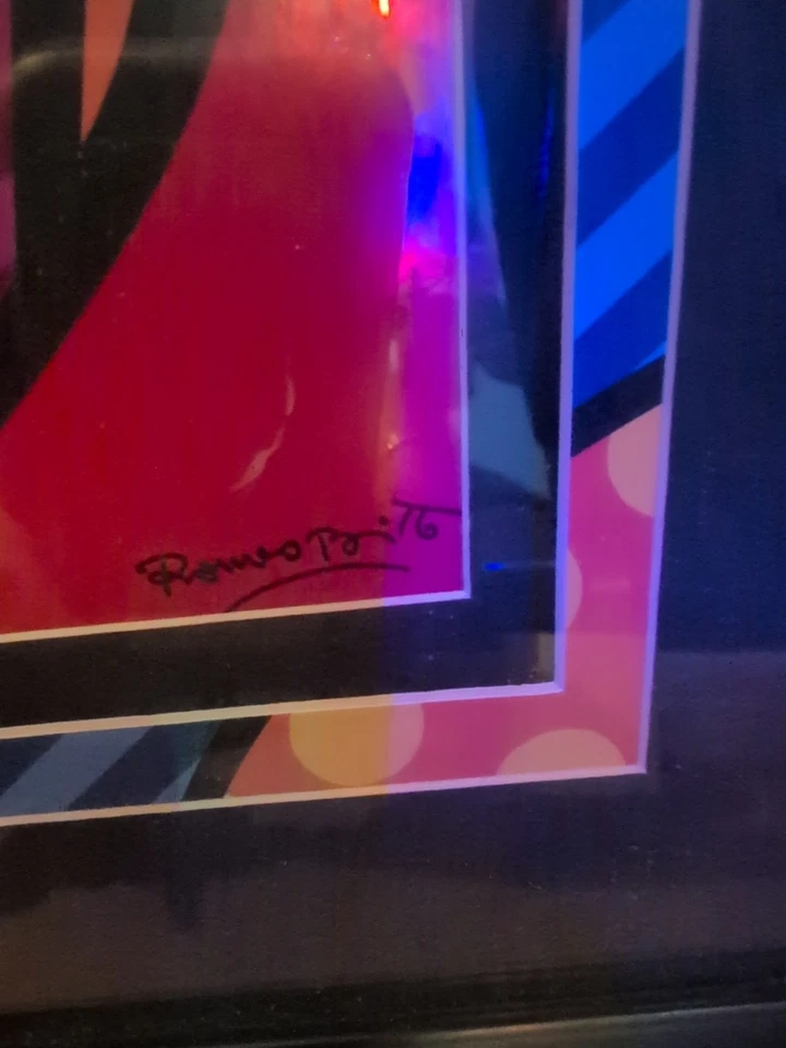 Impresión artística mate personalizada de Romero Britto enmarcada "Love is in the Air (Flying Hearts) Foto 3 de 3