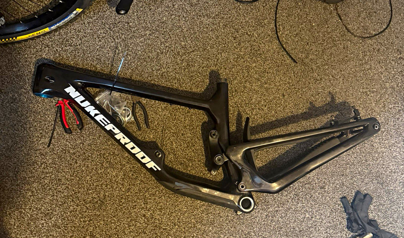 Nukeproof Giga 290 Medium 29” Carbon Full Suspension frame