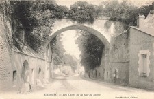 37 AMBOISE LES CAVES DE LA RUE DE BLERE