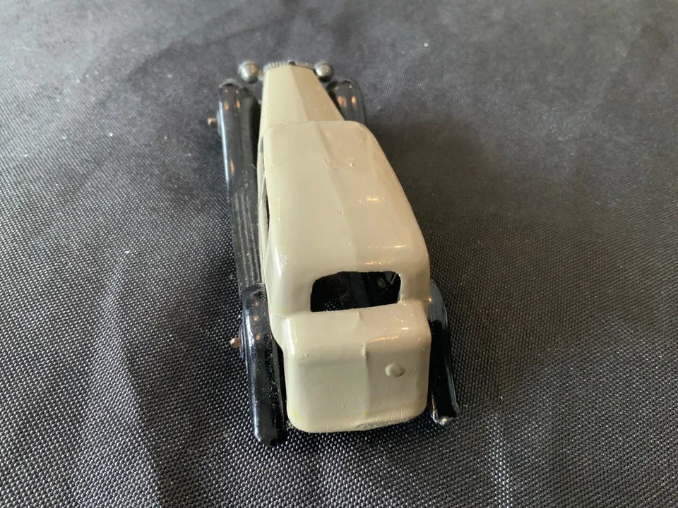 Dinky Toys 30c Daimler Saloon — 第 4/4 张图片