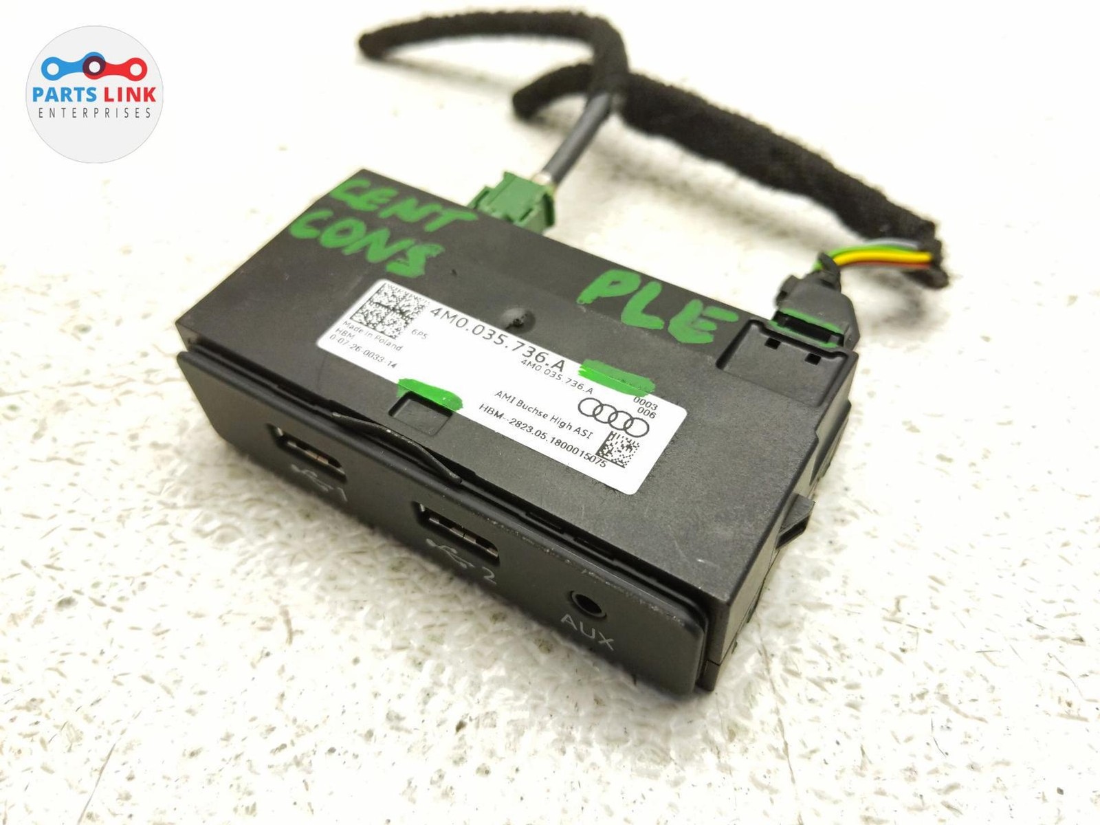 2016-20 BENTLEY BENTAYGA CENTER CONSOLE AUX USB SOCKET POWER OUTLET ASSEMBLY