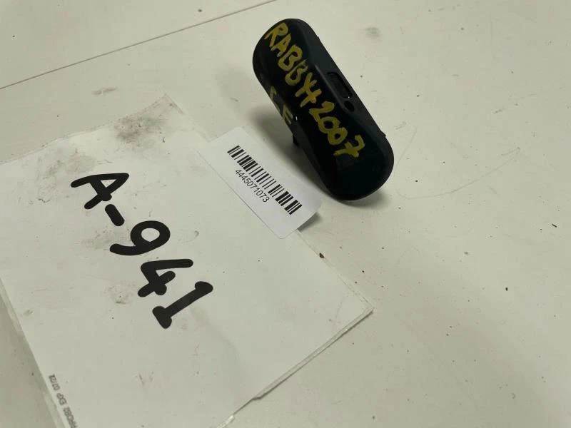 Volkswagen Rabbit 2008 limpiaparabrisas delantero izquierdo limpiaparabrisas boquilla pulverizador OEM+ Foto 2 de 4