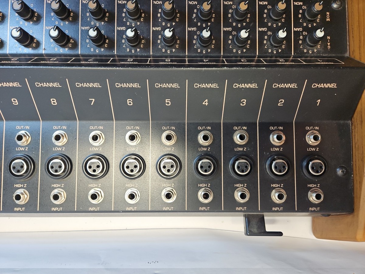 Peavey MD-I2 12x2x1 Mixer Stereo Mixing Console 12 Channel Studio
