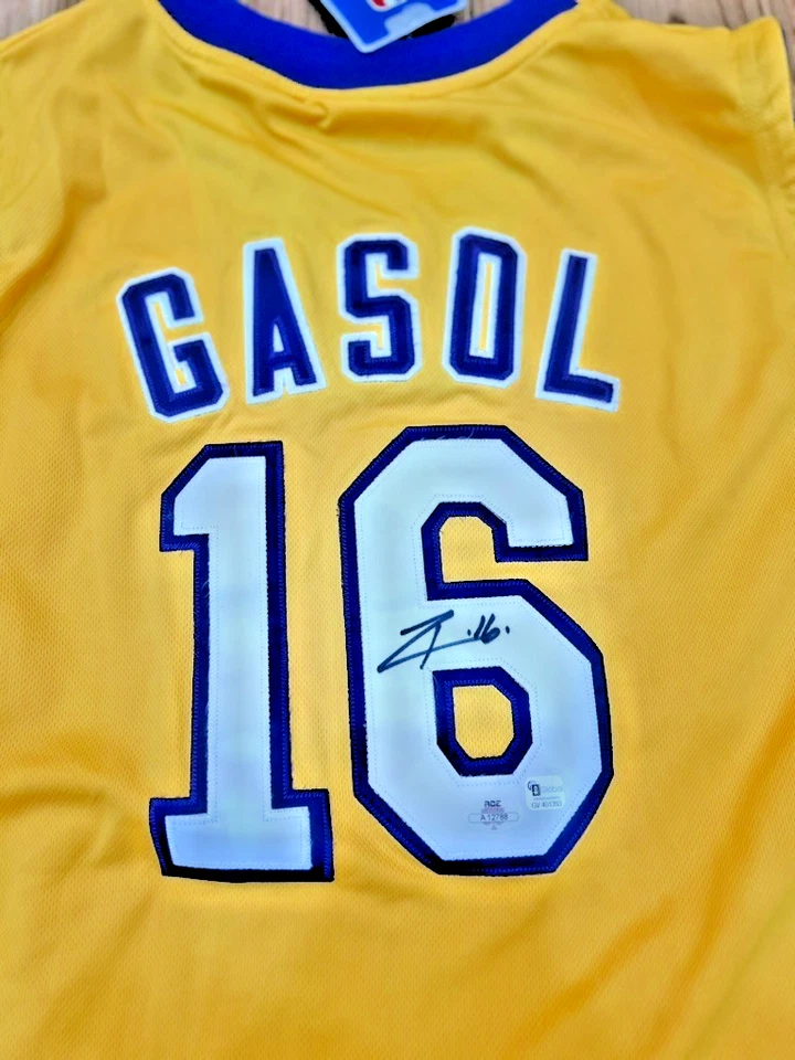 Camiseta Pau Gasol Los Angeles Lakers Home – Autógrafo – Não autenticada – Displ - Imagem 4 de 4