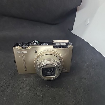 NIKON COOLPIX S8100 Black 12.1MP DIGITAL CAMERA Full HD - Scratched Lens 