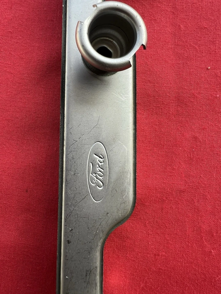 2005 - 11 Crown Victoria Town Car Marquis 4.6L FUEL rail 5w7e-9f792-ad d62 - Image 3 of 3