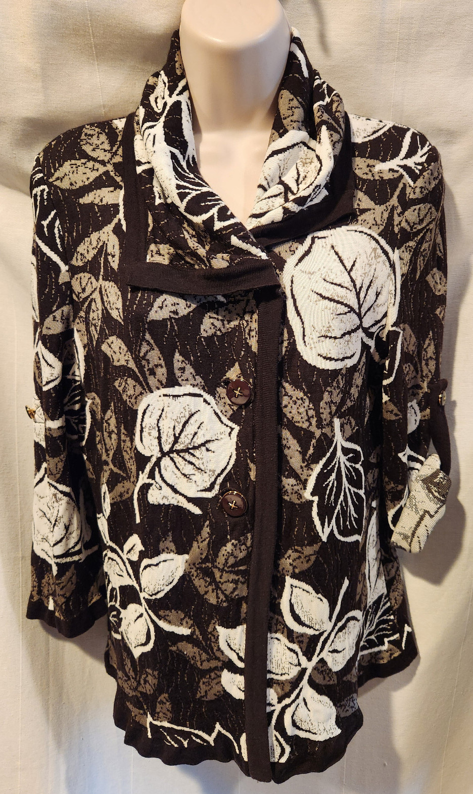 ST. JOHN KNIT LEAF PRINT BUTTON DOWN COLLAR CARDI… - image 4