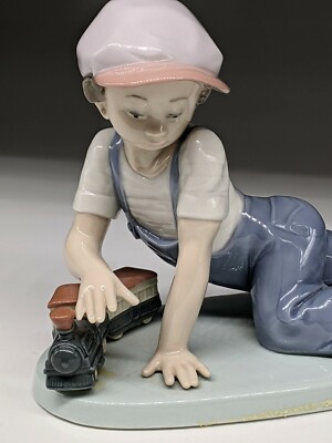 LLADRO Porcelain Figurine #7619 