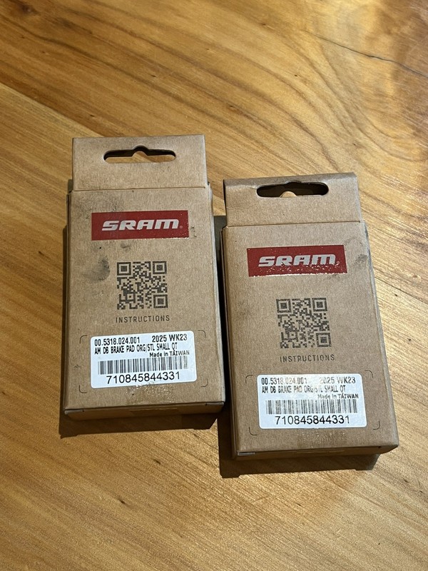 SRAM Disc Brake Pads - Organic/Steel Black (Quiet) for eTap and AXS