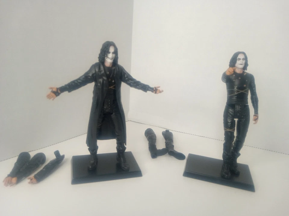 THE CROW DELUXE FIGURE SET CROWVISION 5 POINTS MEZCOS MONSTERS - Image 2 of 4