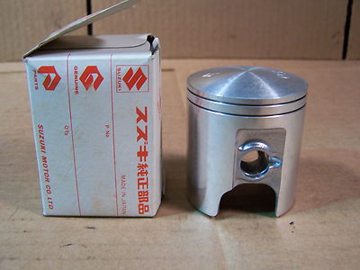 me.＊ SUZUKI RM80 NEW NOS OEM 2ND OVER .50MM PISTON RM 80 1980-1981