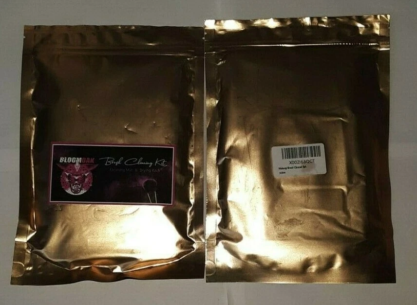 lot of 2 BLOOM OAK MAKEUP BRUSH CLEANING KIT CLEANING MAT & DRYING RACK sealed - Image 3 of 3