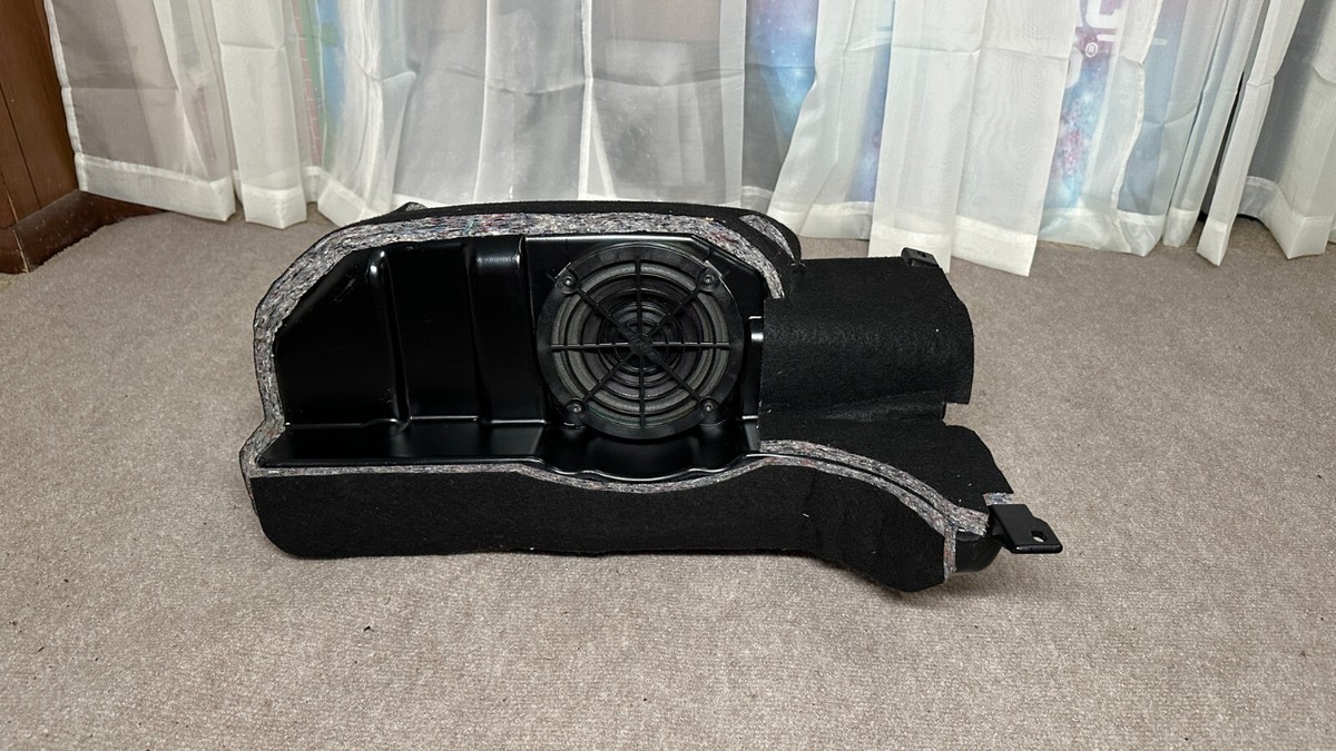 2005-2011 Audi C6 A6 S6 RS6 Avant Allroad Rear Bose Subwoofer