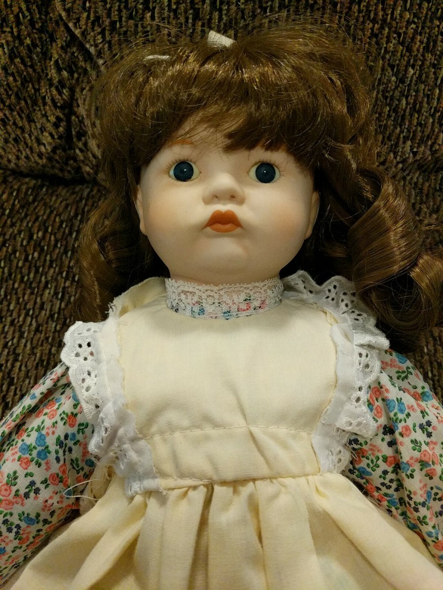 Vintage Porcelain Doll 16 Vintage Porcelain Doll 16