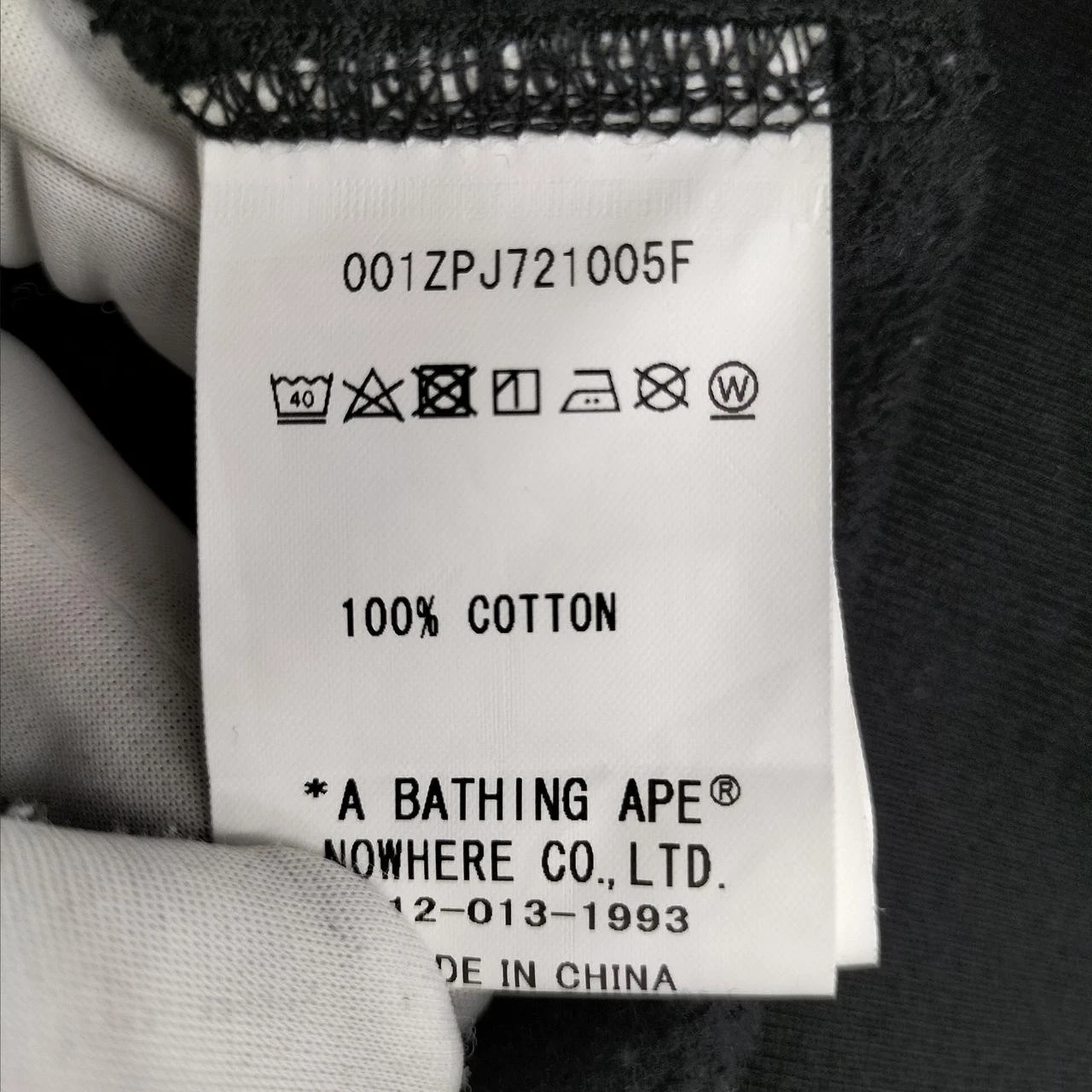 A BATHING APE (BAPE) Felpa con cappuccio A Bathing Ape souvenir full zip zip nera o mimetica usata