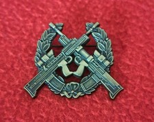 British Army Marksman's Crossed Rifle Badge